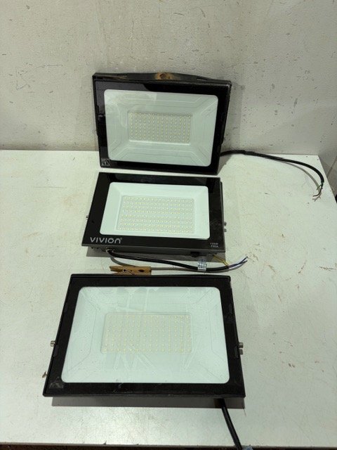 3 Reflectores LED de Exterior con Soporte