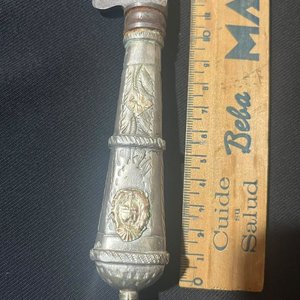 Cuchillo de Caza Mailhos con Cabo de Plata y Oro y Escudo Nacional - imagen 2