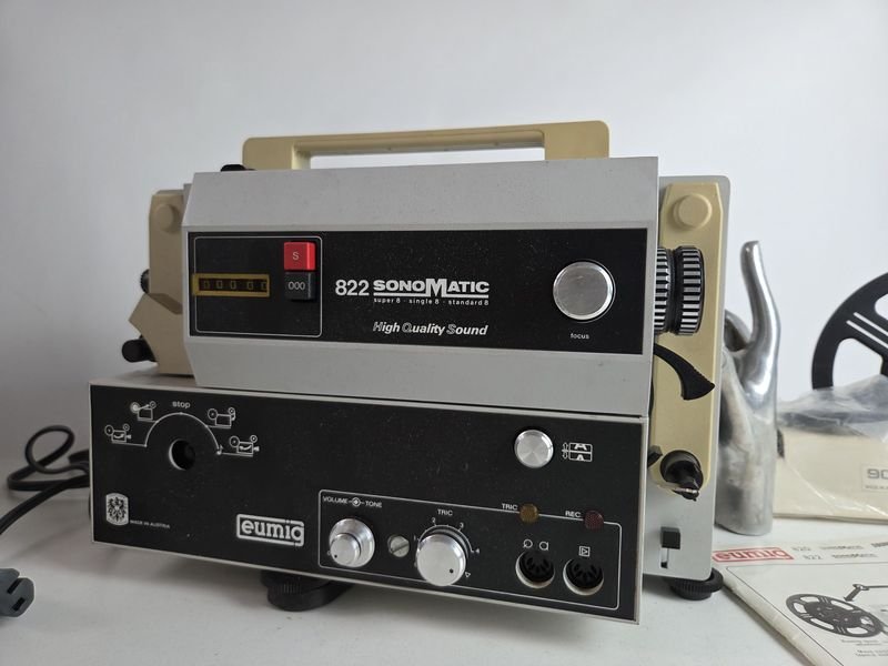 Proyector de 8 mm con manuales en muy buen estado general - imagen 3