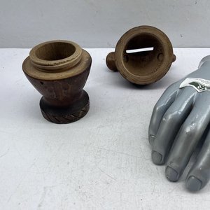 Alcancía de Madera Estilo Botijo con Grabados - imagen 7