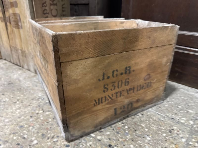 Lotes de cajas y cajones con propaganda de bebidas - imagen 9