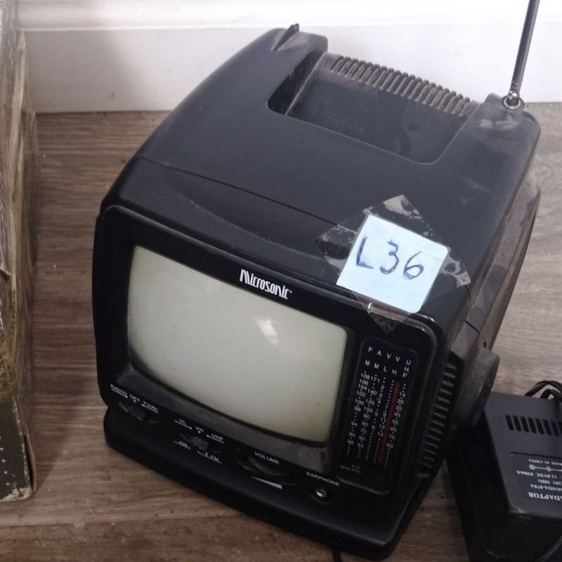 Dos televisores antiguos de 5 pulgadas en buen estado - imagen 3
