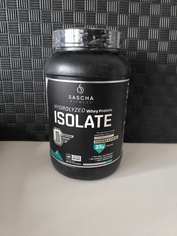 Proteína Sascha Fitness Isolate Sabor Cookies & Cream 986g