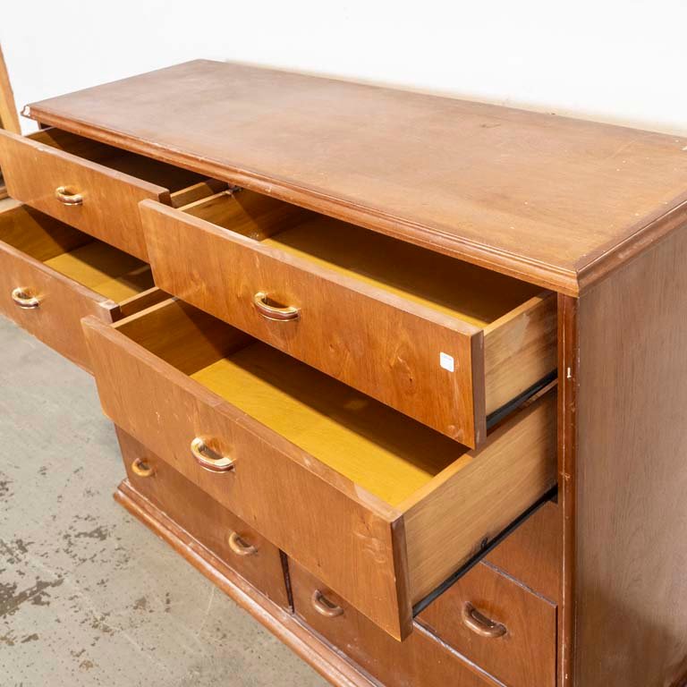 Cajonera de madera con 10 cajones, detalles en el lustre y enchapado - imagen 2