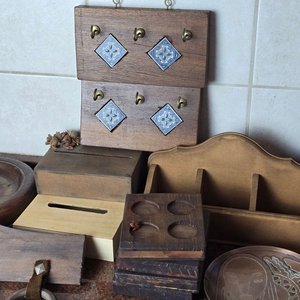 Lote Variado de Objetos Decorativos y Utilitarios en Madera y Metal - imagen 3