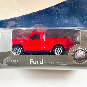 Dos Autos a Escala 1/60: Ford y Lotus - imagen 3