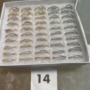 Lote de Anillos Plateados y Dorados con Circones - imagen 3