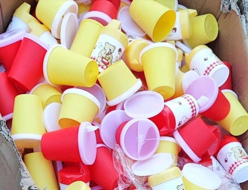 Vasos plásticos en buen estado