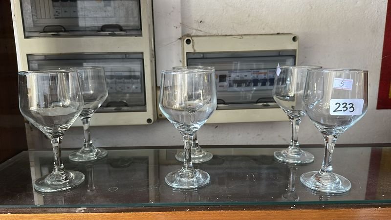Copas de Vino con Etiquetas Número 233 - imagen 2