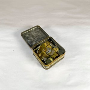 Lote de Monedas Coleccionables Varias en Lata Antigua Mazawattee Tea - imagen 1