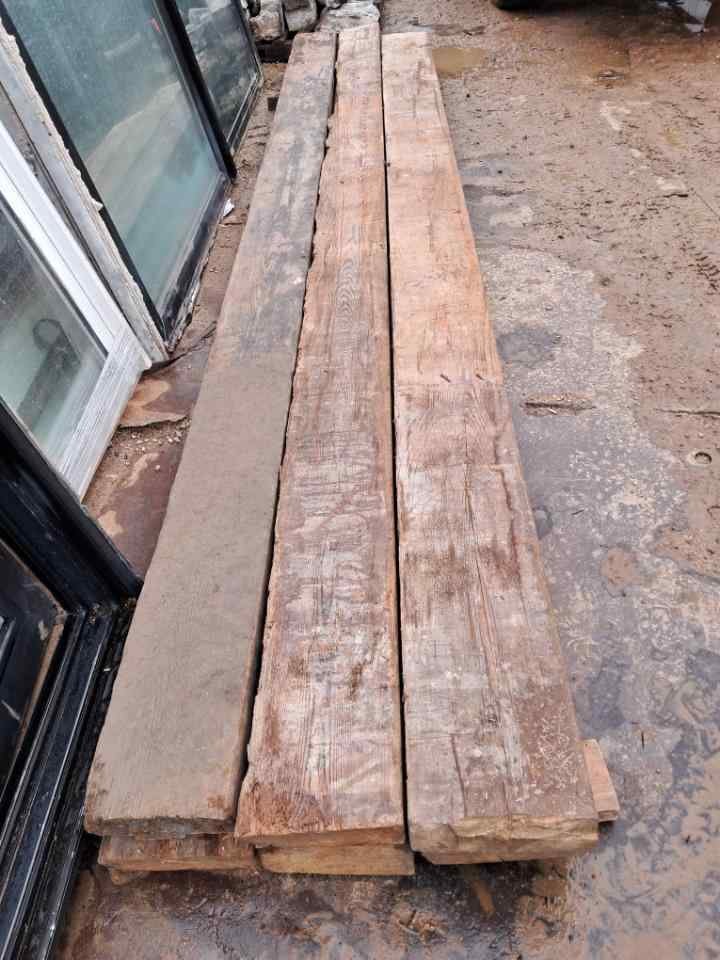 Madera Rústica para Construcción o Decoración