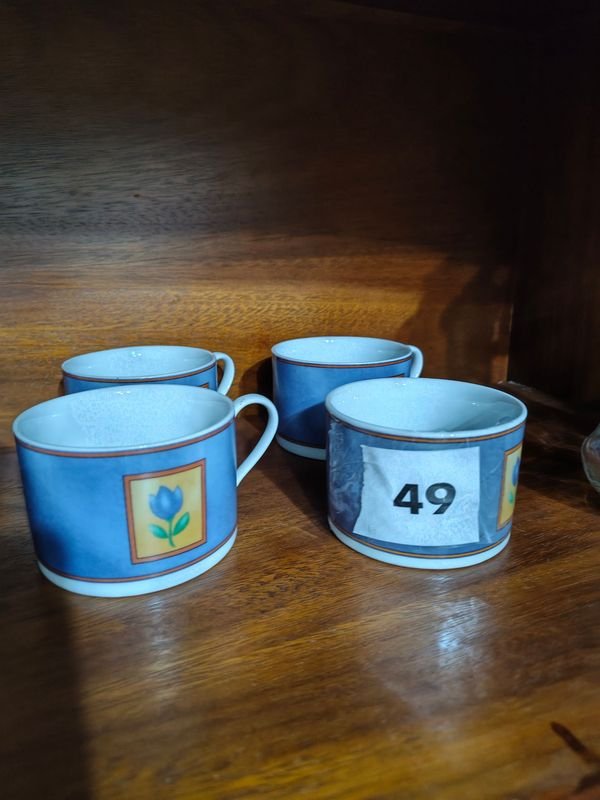 Juego de 4 Tazas para Café con Diseño Floral Azul