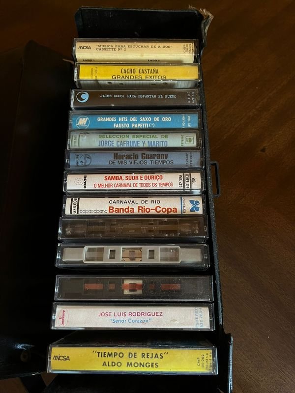 Vinilos y cassettes varios títulos para coleccionistas - imagen 2