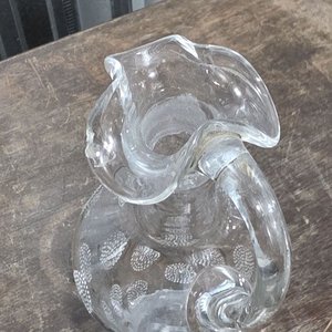 Decantador de Vidrio Transparente con Asa y Tapón Decorado - imagen 5