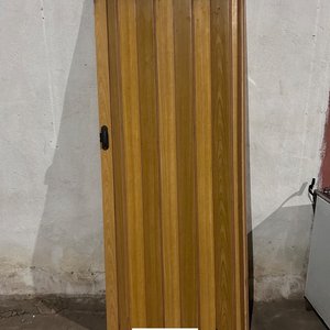 Puerta Plegable de Madera Clara - imagen 3