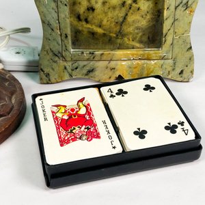 Lote de 3 piezas: Lámpara de madera tallada, portaretrato de mármol y cartas - imagen 2