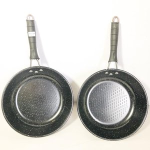 Set de Dos Sartenes Esmaltados Negros con Puntos Blancos - imagen 1
