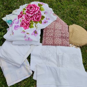 Lote de Textiles para el Hogar: Almohadones, Manteles, Sábanas y Toallas Bordadas - imagen 5