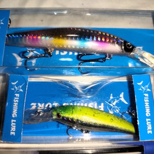 Dos Señuelos de Pesca Nuevos en Caja: Uno Grande y Otro Mediano - imagen 2