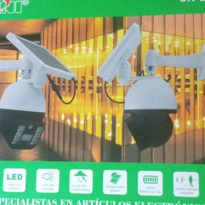 Cámara de Seguridad Falsa con Panel Solar y Luces LED - imagen 3