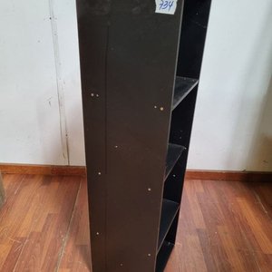 Estantería Recta Oscura de 4 Niveles Ideal para Múltiples Usos - imagen 2