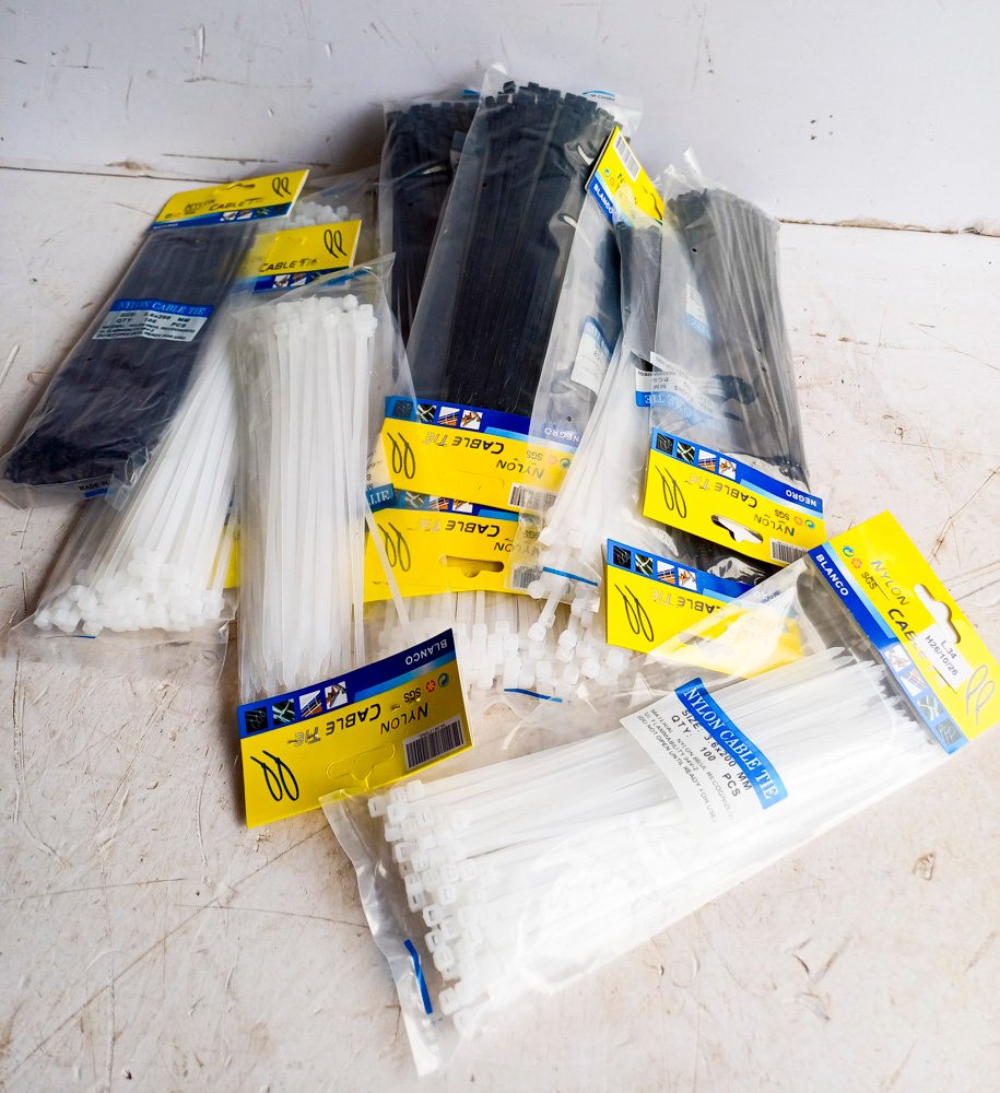 Set de 18 Precintos de Nylon 3.6 x 200 mm