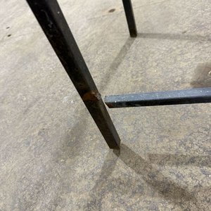 Barra Larga Estructura Hierro y Tabla Oscura - imagen 6