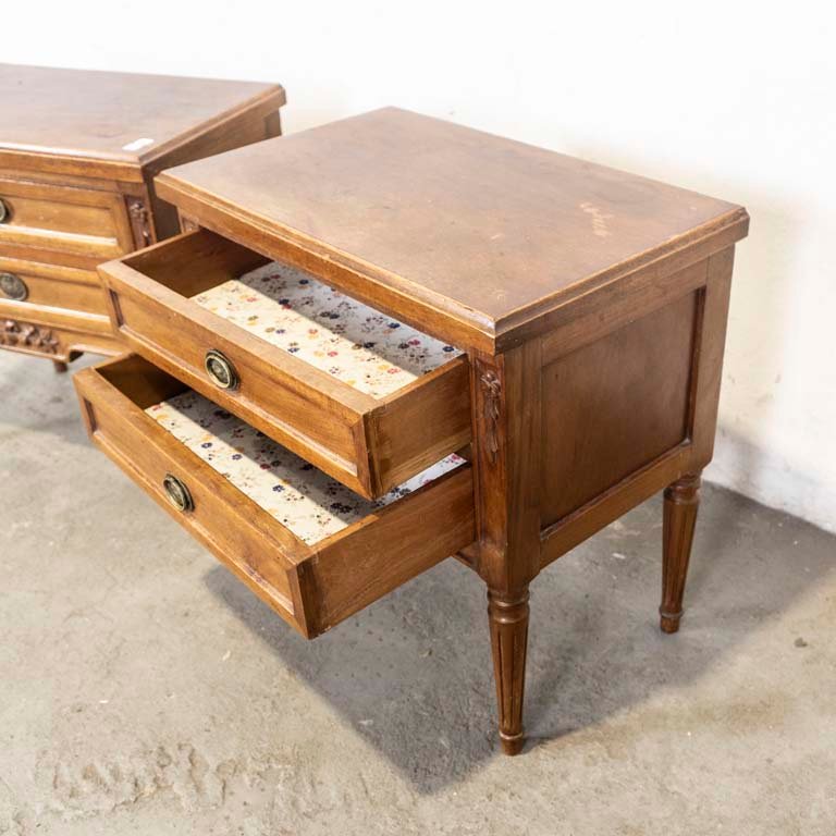 Muebles de madera ingleses con detalles antiguos - imagen 3