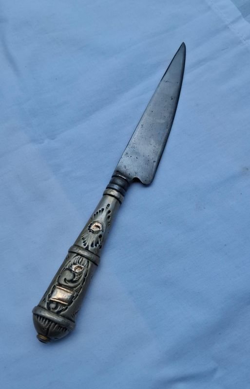 Cuchillo de alta calidad con hoja de 13 cm, plata y oro - imagen 3