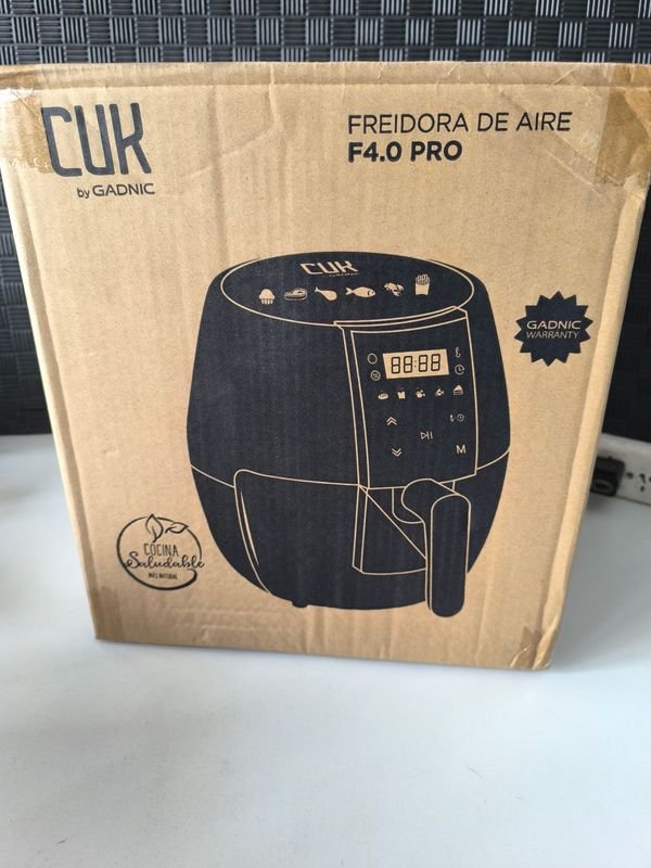 Freidora de Aire CUK by GADNIC F4.0 PRO Negra con Detalle