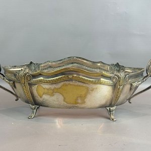 Lote siguiente: Antigua Jardinera Art Nouveau WMF en Metal Bañado con Desgaste