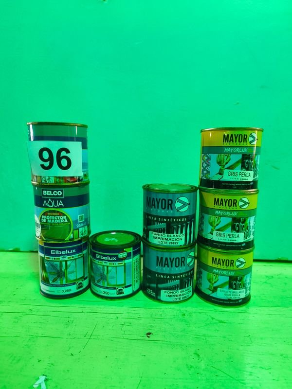 Lote siguiente: Latas de 225 ml, surtidas en excelente condición