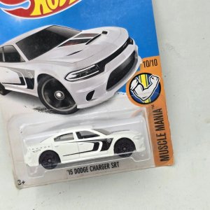 Hot Wheels Dodge Charger SRT '15 Blanco Muscle Mania - imagen 2