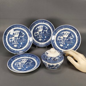 Conjunto Vajilla Inglesa "Willow" Johnson Bros y Churchill: 4 Platillos y Pote con Tapa - imagen 3