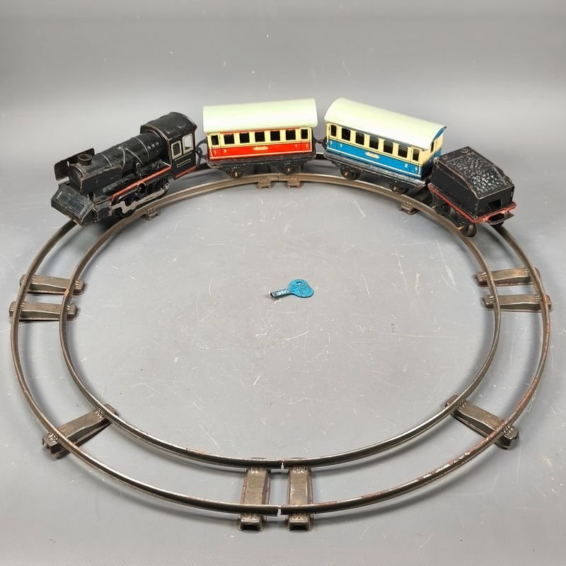 Tren de hojalata con mecanismo de cuerda, marca DISTLER, año 1950 - imagen 3