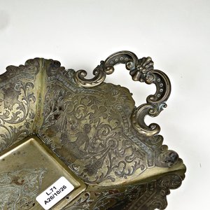 Centro de Plata Cincelada con Asas y Diseño Floral - imagen 4