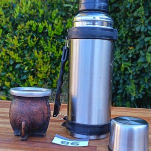 Set de Mate y Termo con Bolso de Cuero Tallado - imagen 3