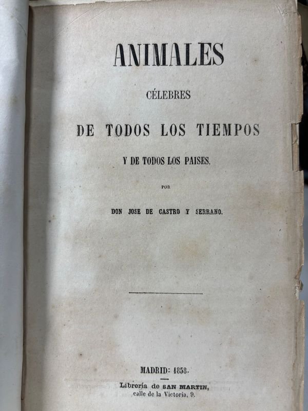 Libros de Zoología del Siglo XIX y Estatua de León - imagen 2