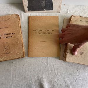 Obras Históricas del Uruguay de Eduardo Acevedo, Tomos I y V, y El Codificador - imagen 5