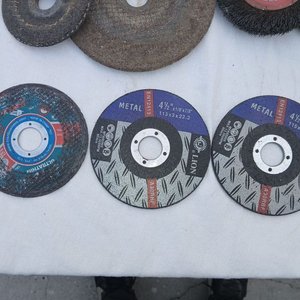 Lote de 10 Discos para Madera y Metal, Cepillos y Sierras - imagen 2