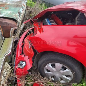Renault Sandero 205 Rojo - Vehículo para repuestos o chatarra - imagen 4