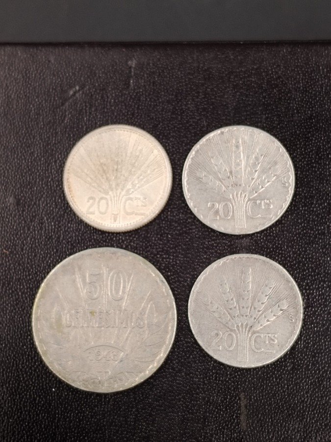 4 Monedas de Plata Uruguay: 20 y 50 Centésimos