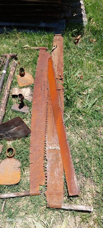 Colección de herramientas y maquinaria vieja - imagen 2
