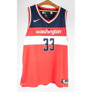 Lote siguiente: Camiseta de Básquetbol Washington 33 Talle XXL con Etiqueta
