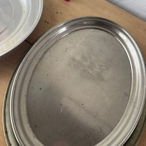 Lote de 3 Fuentes Metálicas Ovaladas y Redonda - imagen 5