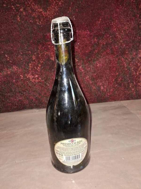 Botella de Martini Prosecco antigua - imagen 2