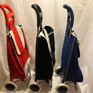 Lote siguiente: Set de 3 Carros de Compra Plegables para Feria