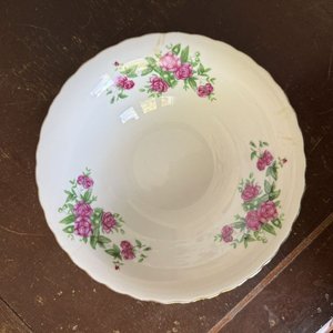 Lote de 12 Platos Surtidos de Porcelana con Diseños Florales y Paisajes - imagen 5