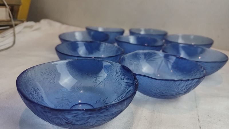 Gran lote de tazas de vidrio azul - imagen 3