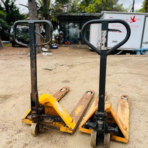 Lote siguiente: Par de Paleteras Hidráulicas Levanta Carga 2500kg